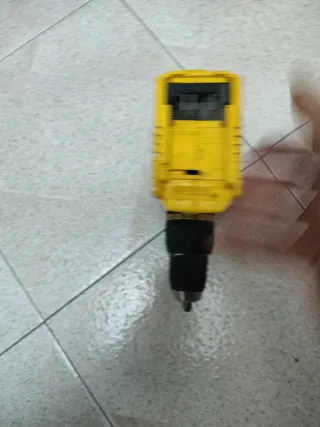 Taladro Percutor Stanley Fatmax 18V ABATERÍA