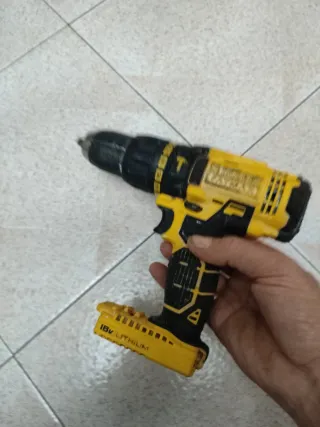 Taladro Percutor Stanley Fatmax 18V ABATERÍA