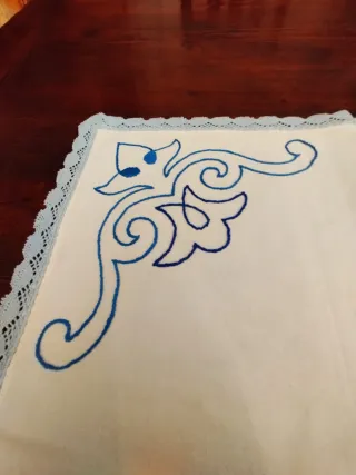 Tovaglietta in puro cotone con ricami