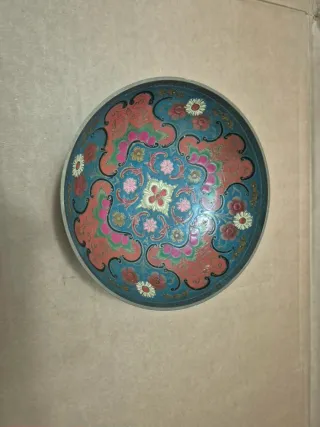 Cuenco de latón decorado a mano