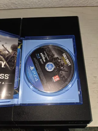PS4 Negra + 2 Mandos + 3 Juegos