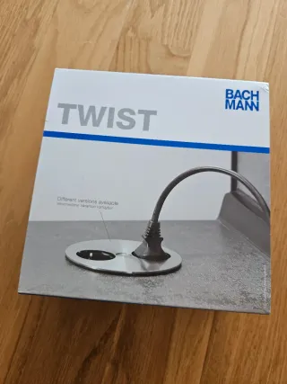 Enchufe empotrado blanco