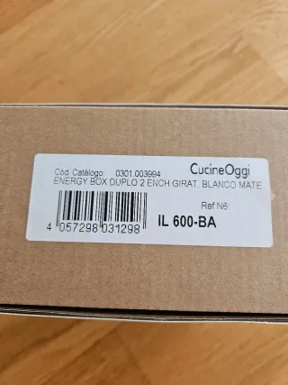 Enchufe empotrado blanco