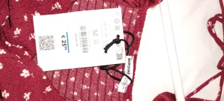 Vestido Bershka burdeos y flores a estrenar T.M