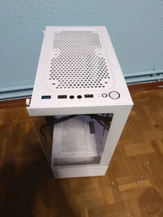 Caja PC Blanca