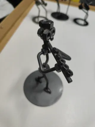 Figuras metal reciclado músicos