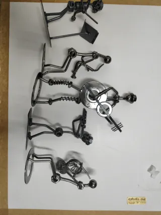 Figuras metal reciclado músicos