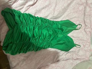 Vestido verde ajustado