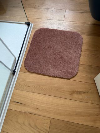 Tappetino bagno rosa in tessuto