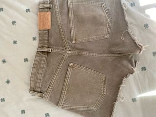 Pantalón vaquero corto caqui talla 34