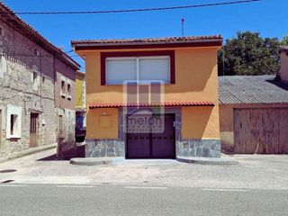 Casa adosada en venta en Atapuerca