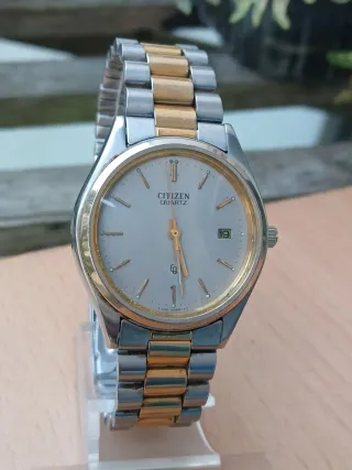 Reloj Citizen Cuarzo Dorado y Plateado