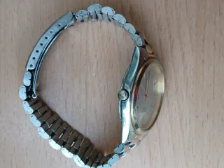 Reloj Citizen Cuarzo Dorado y Plateado