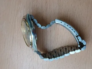 Reloj Citizen Cuarzo Dorado y Plateado