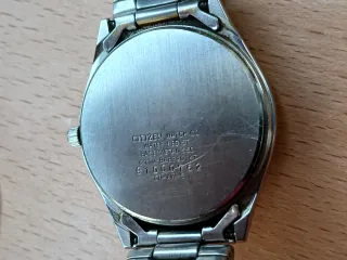 Reloj Citizen Cuarzo Dorado y Plateado