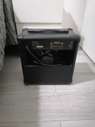 Amplificador Yamaha GA-15