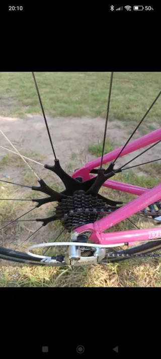 Bicicleta de carretera de rosa