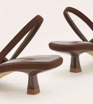 Zapatos de tacón kitten heels marrones