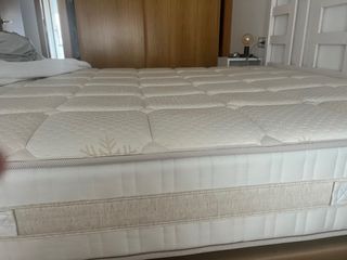 Colchón150x190+regalo base(precio algo negociable)