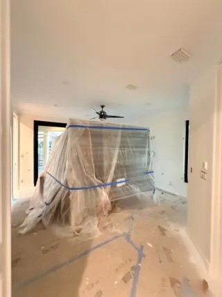 Pintura y alisados de paredes