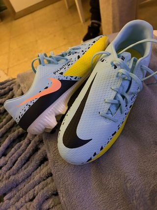Botas de fútbol Nike Phantom