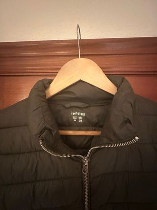 Chaqueta acolchada larga Lefties verde kaki mujer