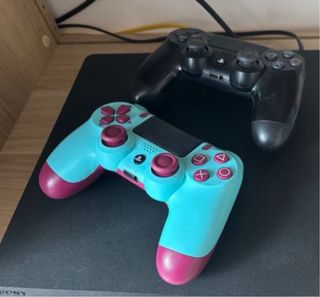Consola PS4 1TB con 2 mandos
