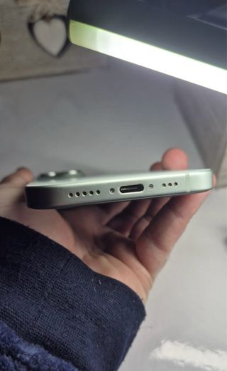 iPhone 15 256GB Verde  (precio negociable)