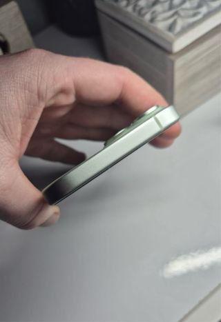 iPhone 15 256GB Verde  (precio negociable)