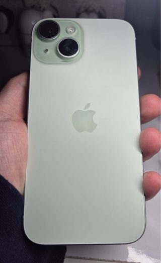 iPhone 15 256GB Verde  (precio negociable)