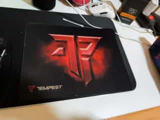 Teclado Ratón y alfombrilla gaminge barata tempest