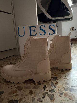 Botas Guess Beige