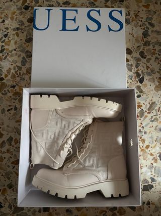 Botas Guess Beige