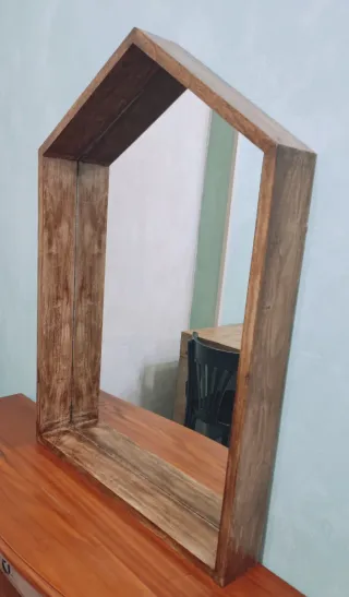 Espejo madera tejado con estantería