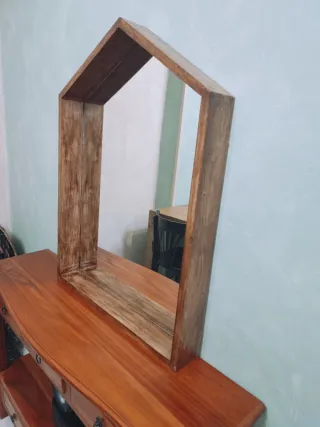 Espejo madera tejado con estantería