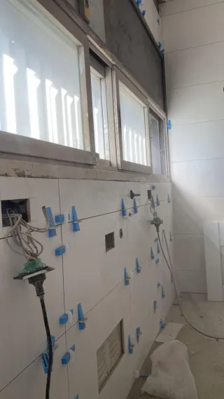 Instalación paredes y suelo baños