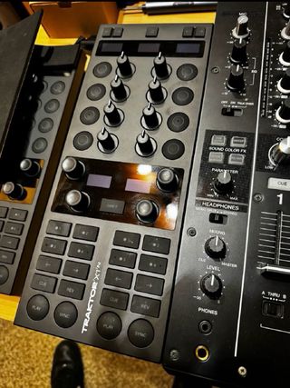 Soporte Traktor X1 MK3