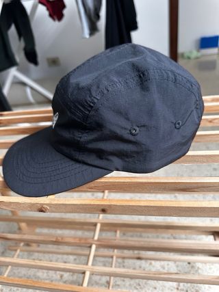 Gorra negra outdoor ajustable