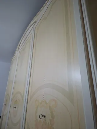 Armadio vintage in legno