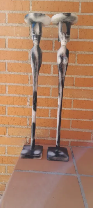 Candelabros de madera pintados