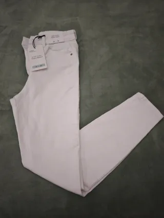 Pantalón vaquero blanco pitillo Talla 38