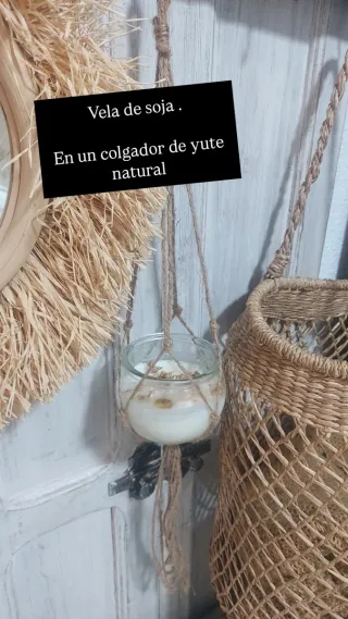 Vela de soja en colgador de yute. Vela a mano