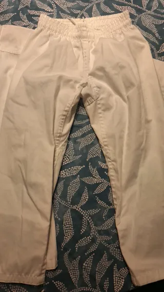 Kimono Karate + 2 cinturones. Talla 110cm