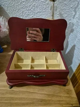 Joyero de madera pequeño con tapa