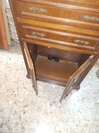 Cómoda para restaurar