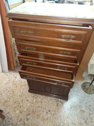 Cómoda para restaurar