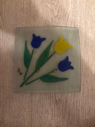 Plato LAGO decorativo de cristal con tulipanes