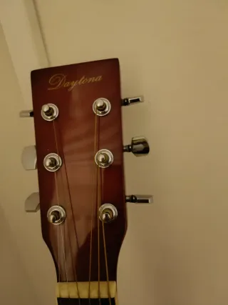 Guitarra Acústica Daytona Electrific. Zurda