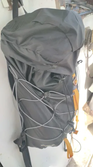 Mochila Mountain Hardwear Scrambler Negra