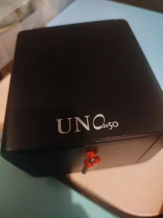 Reloj unisex UNO de 50 caja madera original